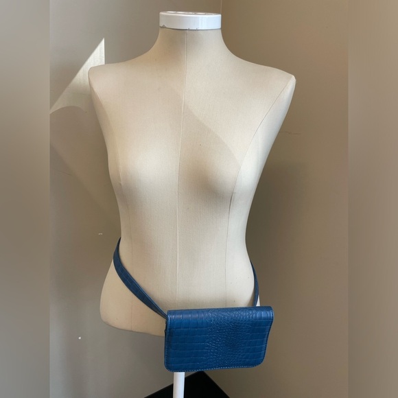 Unisex stylish shoulder bag belt bag faux crocodile leather w gold hardware - Picture 1 of 6